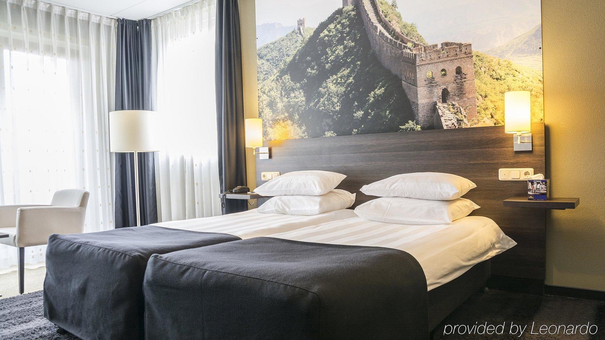 Hotel De Naaldhof Oss Kültér fotó